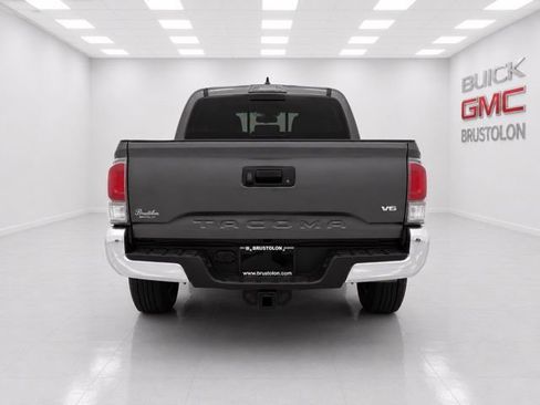 Used 2020 Toyota Tacoma TRD Off-Road AWD/4WD image 8