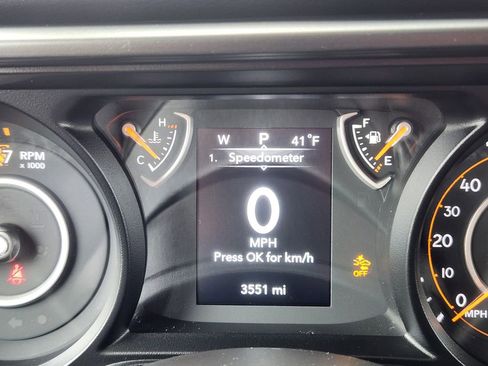 Used 2025 Jeep Wrangler Sport AWD/4WD image 15