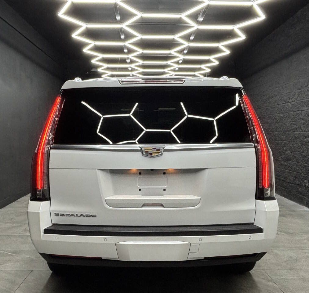 Used 2016 Cadillac Escalade Premium AWD/4WD image 9