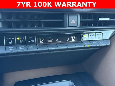 Certified 2025 Toyota Crown Signia image 11