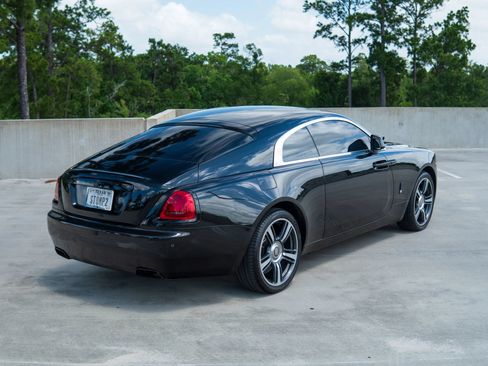 Used 2016 Rolls-Royce Wraith RWD image 11