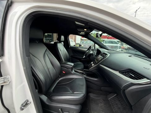 Used 2017 Lincoln MKC Premiere FWD image 26