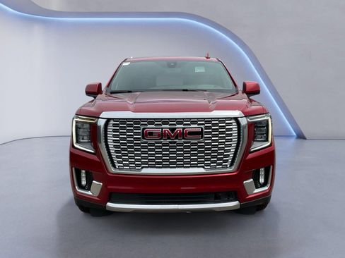 Used 2021 GMC Yukon XL Denali w/ Denali Ultimate Package AWD/4WD image 8