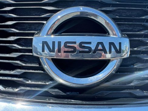 Used 2017 Nissan Rogue S AWD/4WD image 15