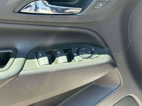 Used 2023 Chevrolet Equinox LT AWD/4WD image 17