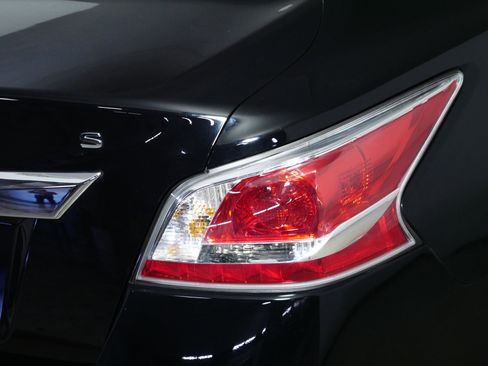 Used 2015 Nissan Altima 2.5 S w/ Power Driver Seat Package image 17