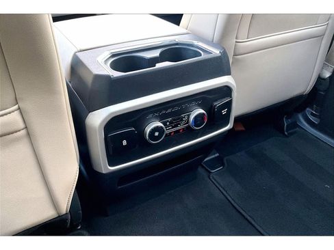 Used 2024 Ford Expedition Limited image 26