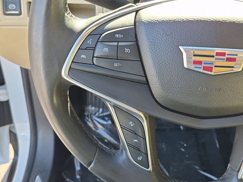 Used 2017 Cadillac XT5 Luxury w/ Driver Awareness Package AWD/4WD image 17