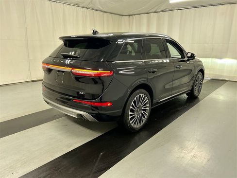 Used 2020 Lincoln Corsair Reserve w/ Equipment Group 202A image 2