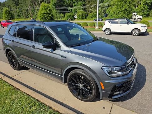 Used 2020 Volkswagen Tiguan SE R-Line w/ 3rd Row Seat Package AWD/4WD image 8
