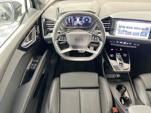 Used 2025 Audi Q4 e-tron Premium Plus w/ Premium Plus image 11