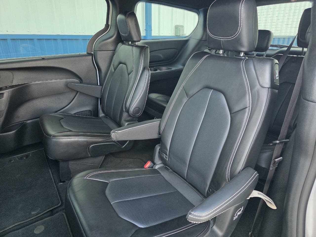 Used 2025 Chrysler Pacifica Select FWD image 22