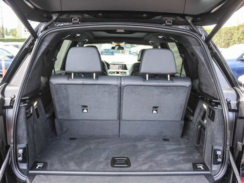 Used 2022 BMW X7 M50i w/ Dynamic Handling Package image 38