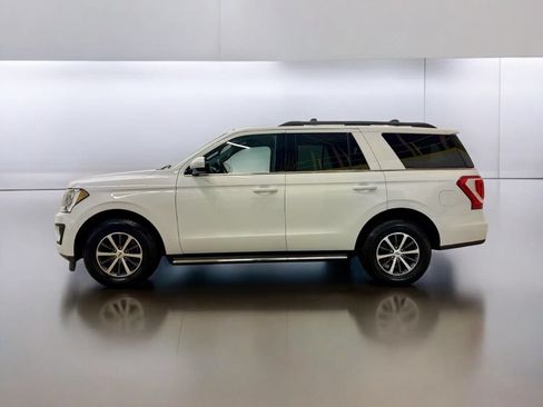 Used 2019 Ford Expedition XLT w/ Equipment Group 202A AWD/4WD image 3