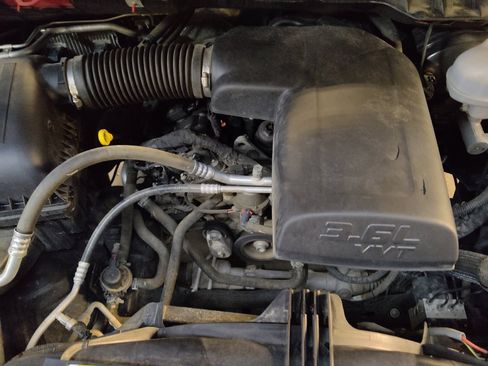 Used 2022 RAM 1500 Classic SLT RWD image 30