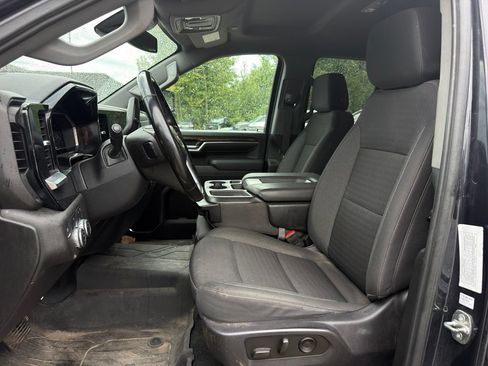 Used 2024 GMC Sierra 2500 SLE AWD/4WD image 2