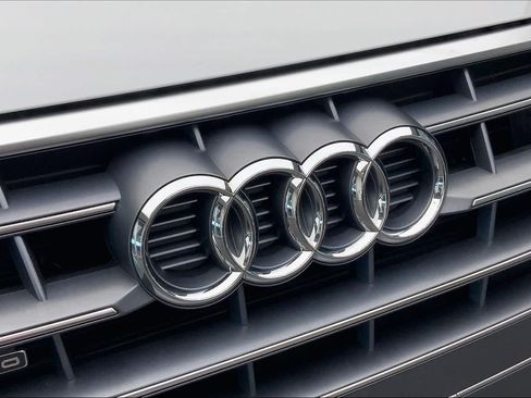 Used 2019 Audi Q5 2.0T Premium Plus w/ Premium Plus Package AWD/4WD image 32