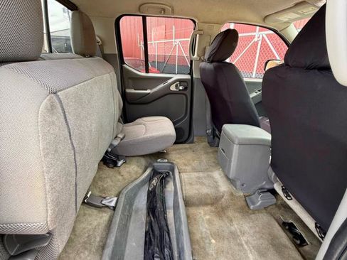 Used 2017 Nissan Frontier SV image 38