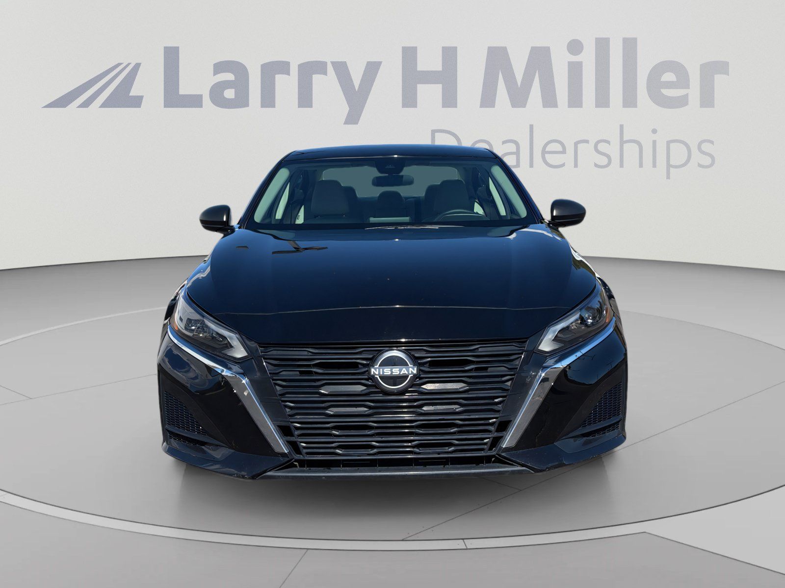 Used 2025 Nissan Altima 2.5 SV FWD image 8
