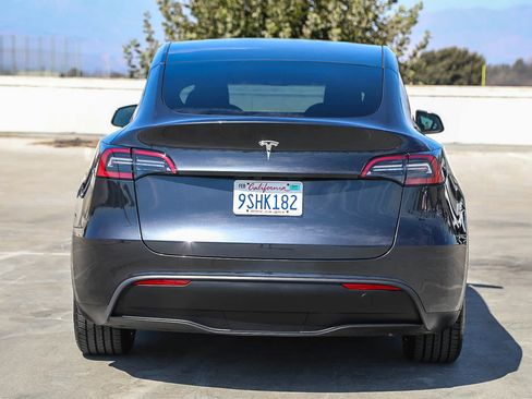 Used 2025 Tesla Model Y Long Range RWD image 6