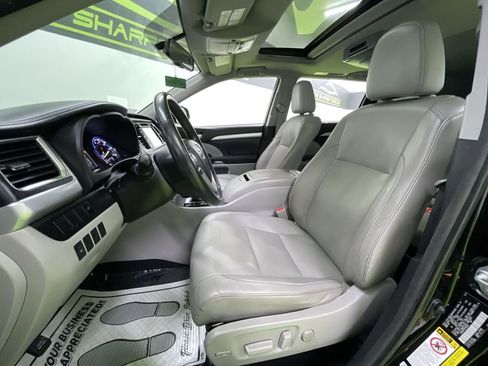 Used 2015 Toyota Highlander XLE image 17
