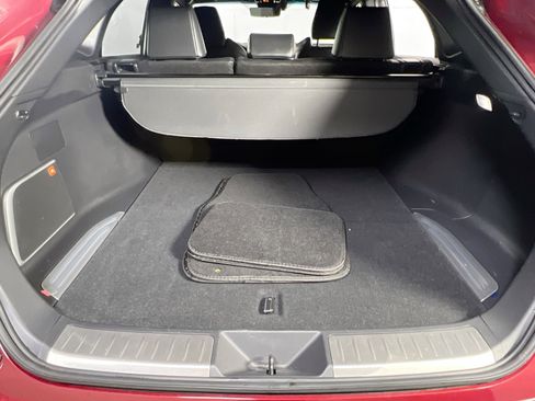 Used 2024 Toyota Venza Limited image 24