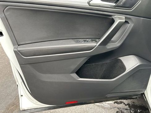 Certified 2022 Volkswagen Tiguan S image 32