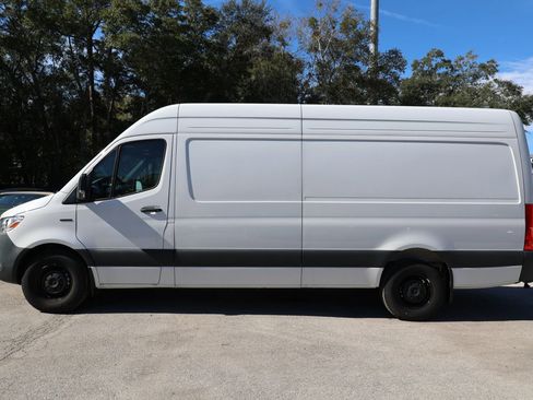 Used 2024 Mercedes-Benz eSprinter 170 Cargo image 20