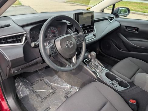 Used 2025 Toyota Corolla LE FWD image 16