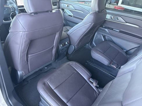 New 2026 Ford Explorer Platinum image 15