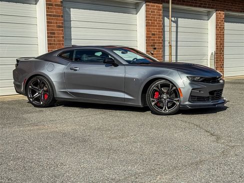 Used 2022 Chevrolet Camaro SS image 29