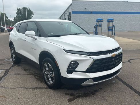 Used 2023 Chevrolet Blazer LT FWD image 7