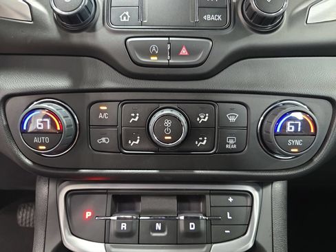 Used 2022 GMC Terrain SLT AWD/4WD image 21