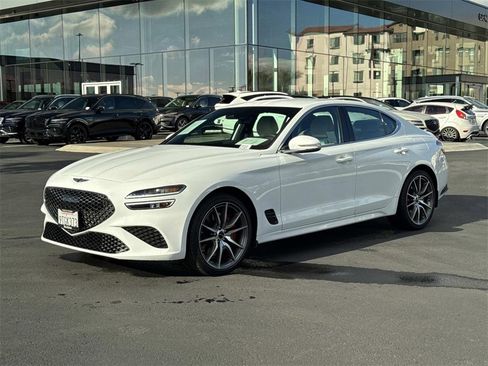 Used 2025 Genesis G70 2.5T image 32