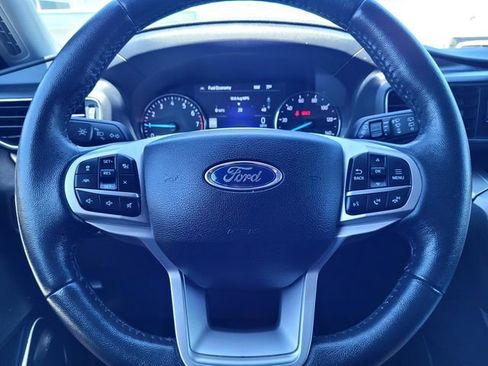 Certified 2021 Ford Explorer XLT w/ Equipment Group 202A RWD image 25