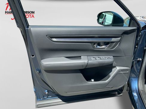 Used 2025 Honda CR-V LX image 28