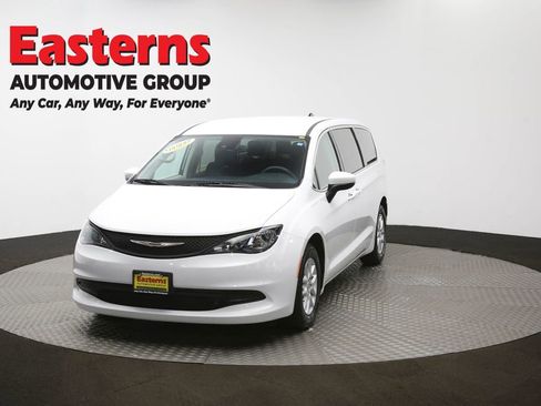 Used 2023 Chrysler Voyager LX image 54