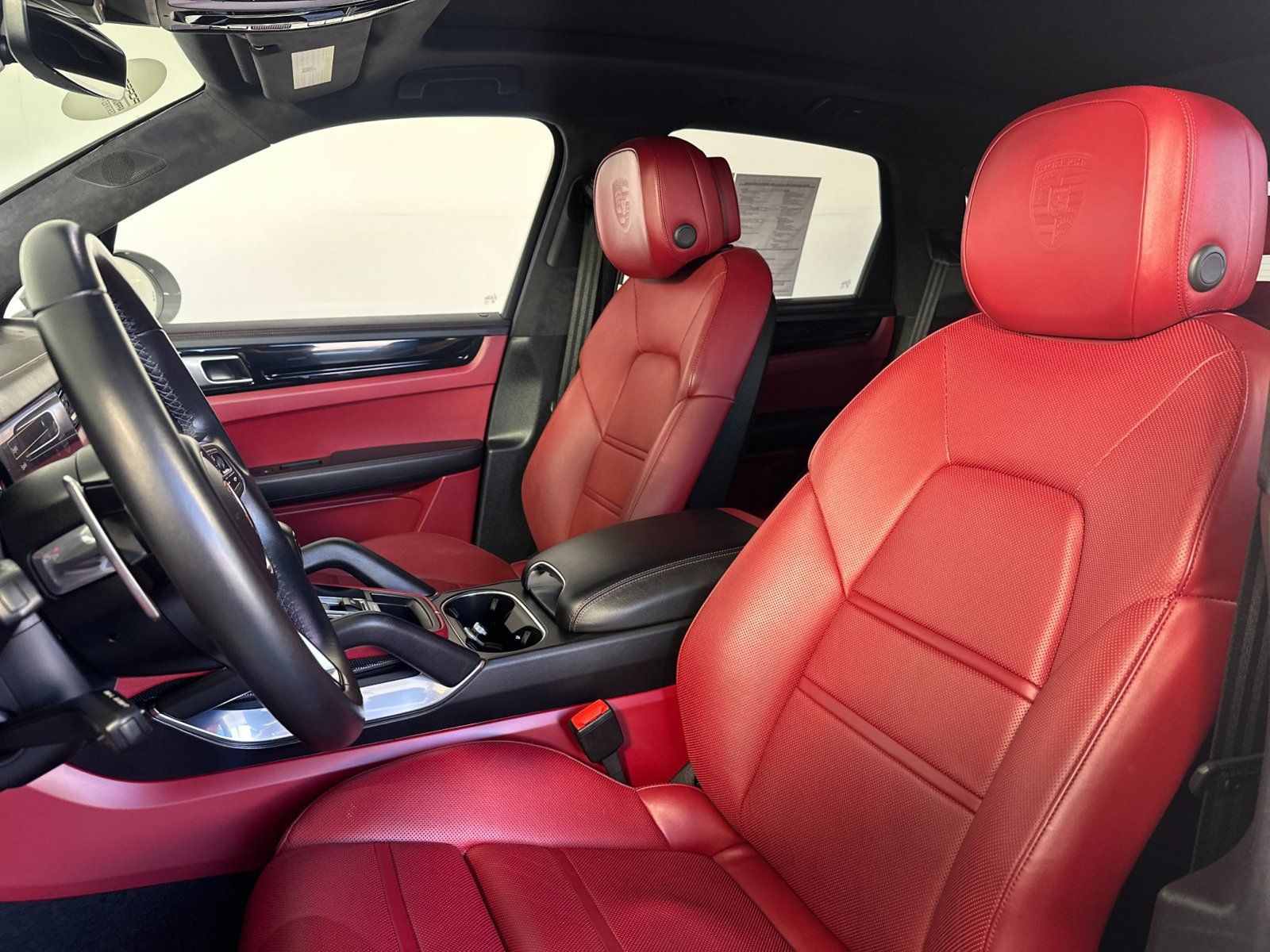 Certified 2022 Porsche Cayenne Turbo AWD/4WD image 5