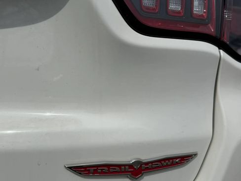 Used 2019 Jeep Compass Trailhawk AWD/4WD image 9