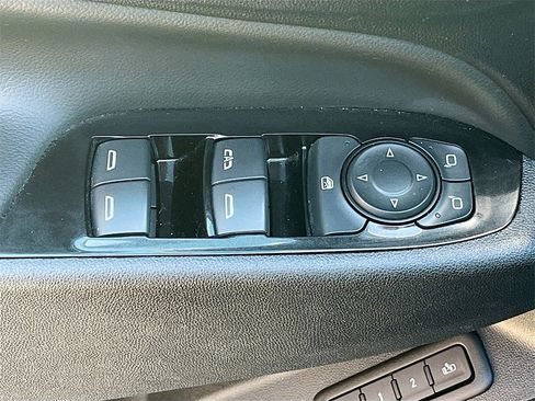 Used 2022 Chevrolet Equinox Premier image 17