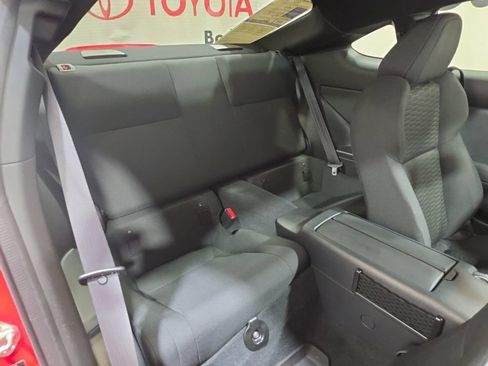 Used 2023 Toyota GR86 w/ ALL Weather Mat Package (TMS) RWD image 17