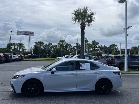 Used 2024 Toyota Camry XSE FWD image 7