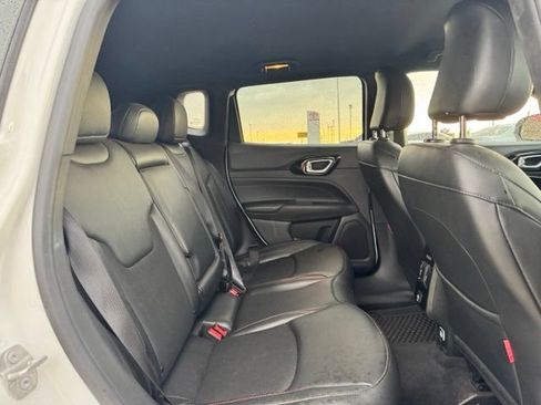 Used 2025 Jeep Compass Trailhawk AWD/4WD image 30
