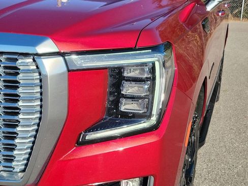 Used 2023 GMC Yukon Denali w/ LPO, Floor Liner Package image 16