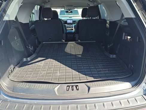 Used 2021 Ford Explorer XLT AWD/4WD image 29