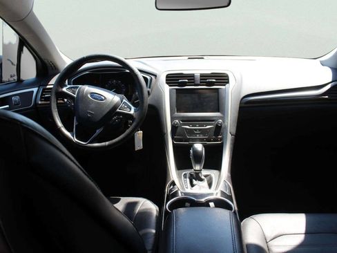 Used 2015 Ford Fusion SE w/ Equipment Group 202A FWD image 8