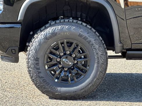 New 2026 Chevrolet Silverado 2500 ZR2 AWD/4WD image 25