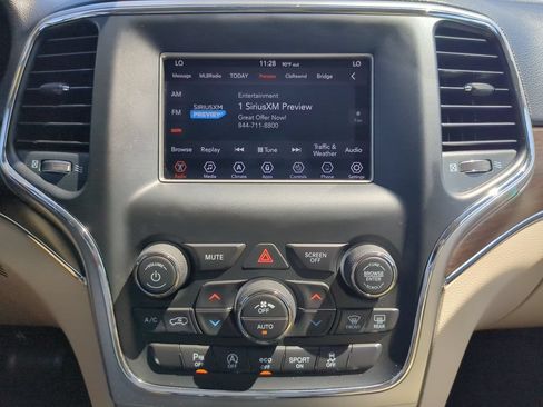 Used 2018 Jeep Grand Cherokee Limited w/ Trailer Tow Group IV RWD image 22