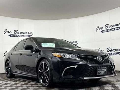 Used 2019 Toyota Camry XSE image 5