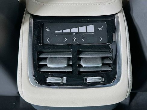 New 2026 Volvo XC90 B6 Plus w/ Protection Package Premier image 24